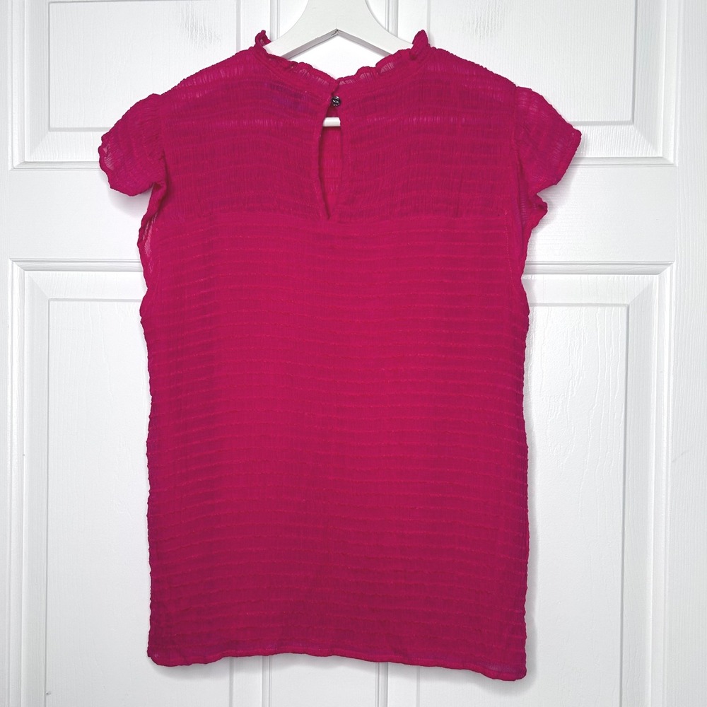 CeCe Ruffle Mock Neck Top Textured Cap Sleeve Blouse Raspberry Pink Size M - Picture 4 of 6